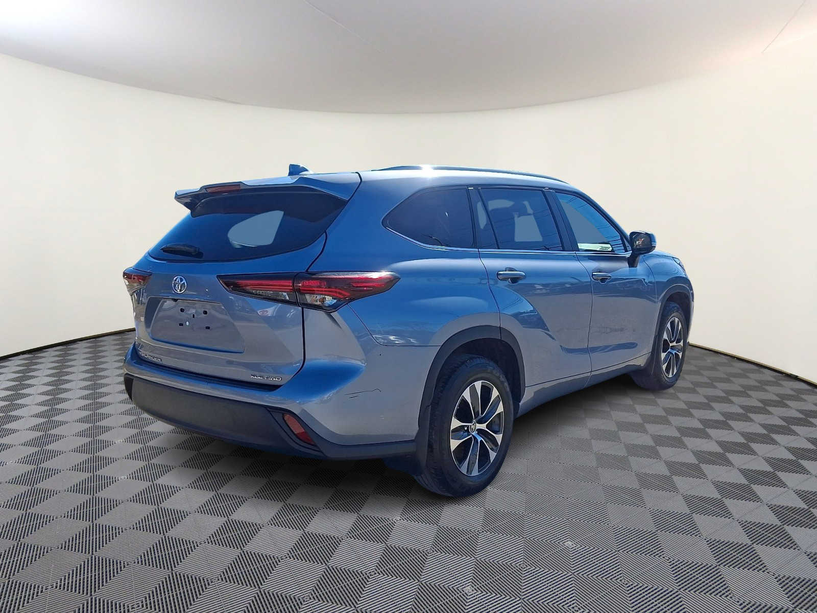 Thumbnail: 2024 Toyota Highlander - 6