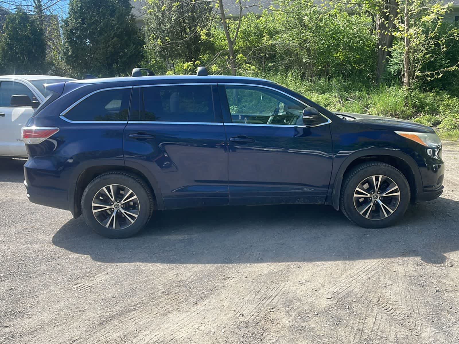 Thumbnail: 2016 Toyota Highlander - 9