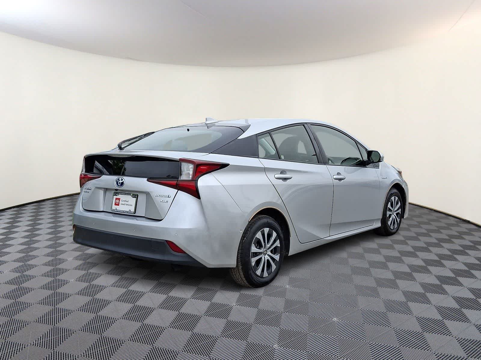 Thumbnail: 2019 Toyota Prius - 6