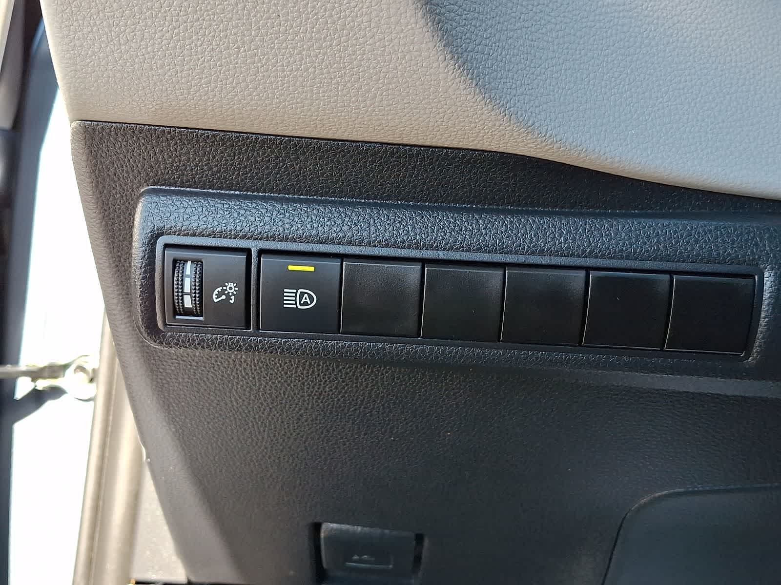 Thumbnail: 2025 Toyota Corolla - 29