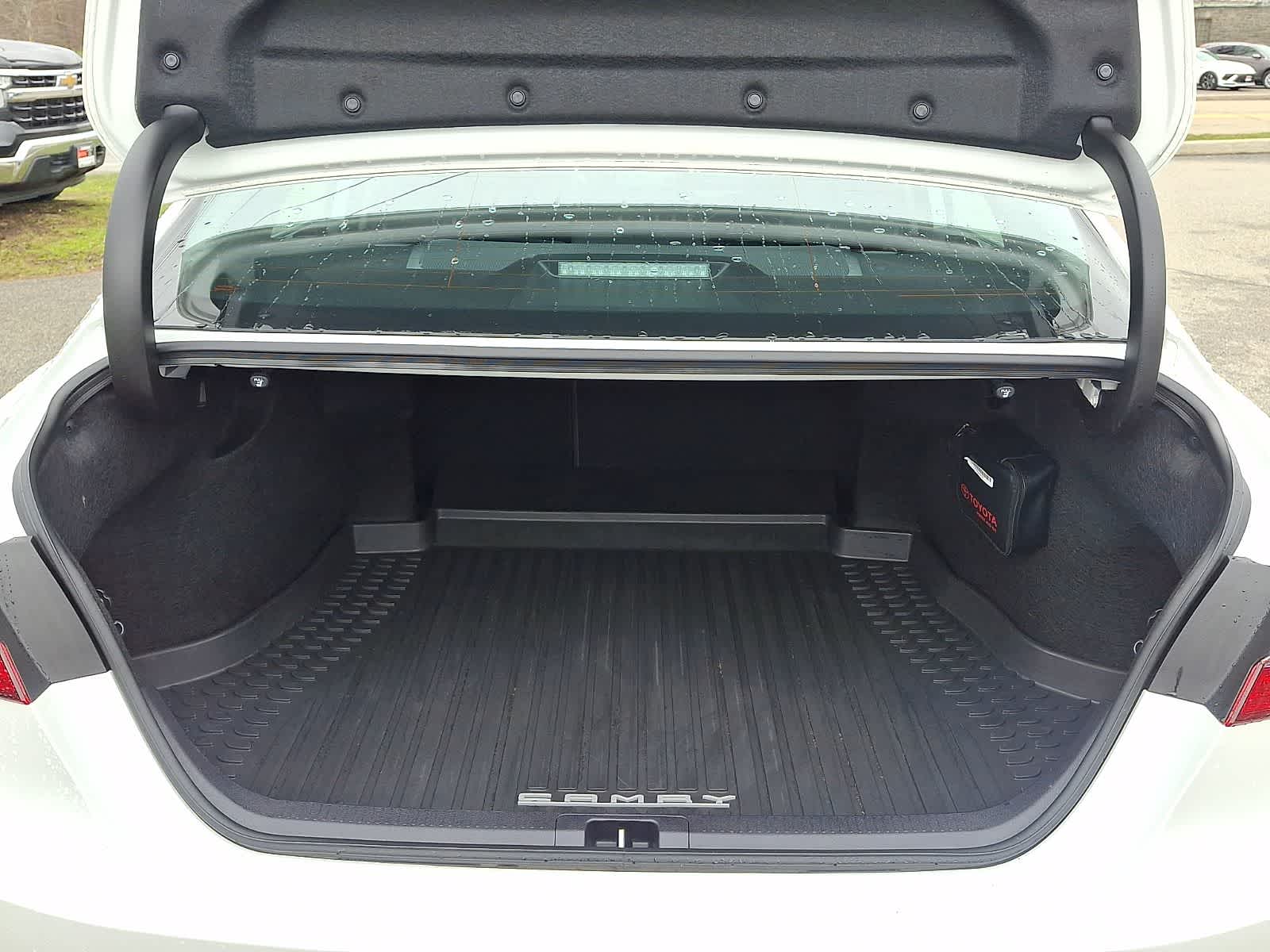 Thumbnail: 2024 Toyota Camry - 32