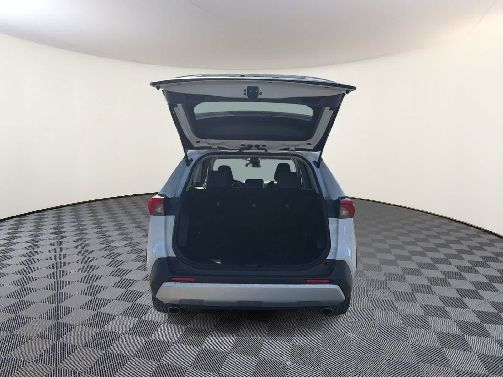 Thumbnail: 2024 Toyota RAV4 - 9