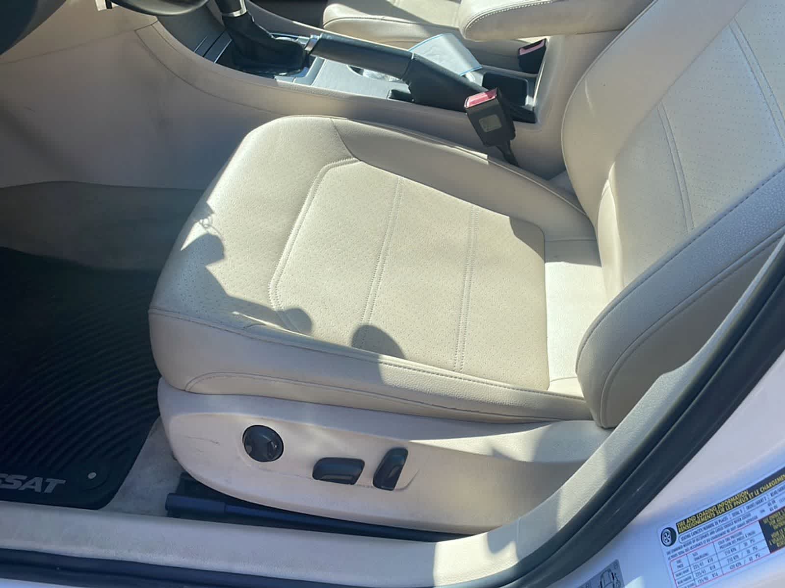 Thumbnail: 2014 Volkswagen Passat - 12
