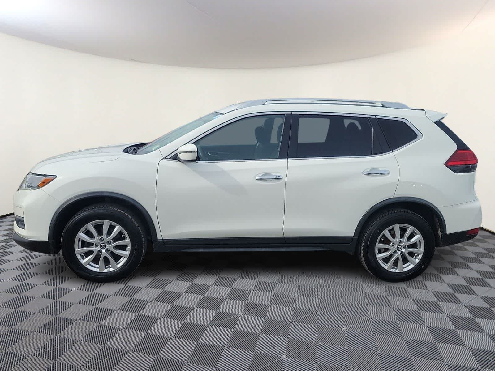 Thumbnail: 2017 Nissan Rogue - 8