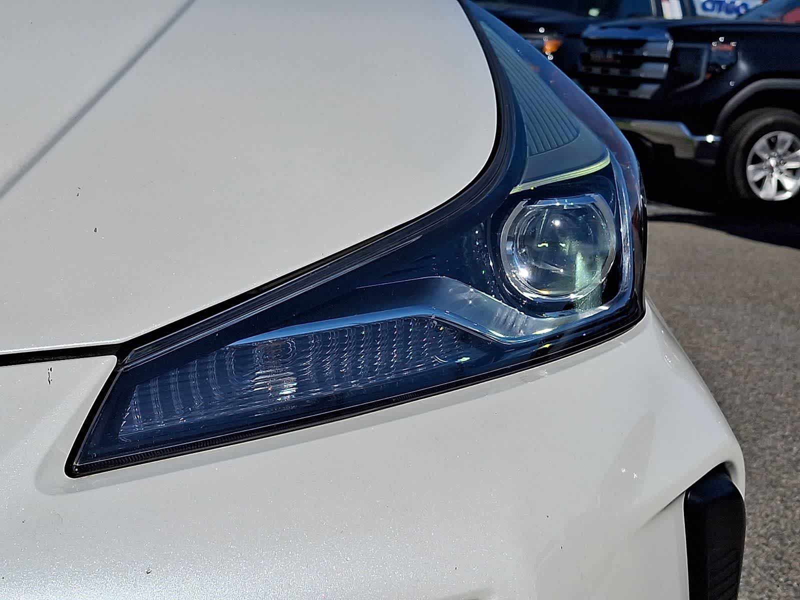 Thumbnail: 2020 Toyota Prius - 12