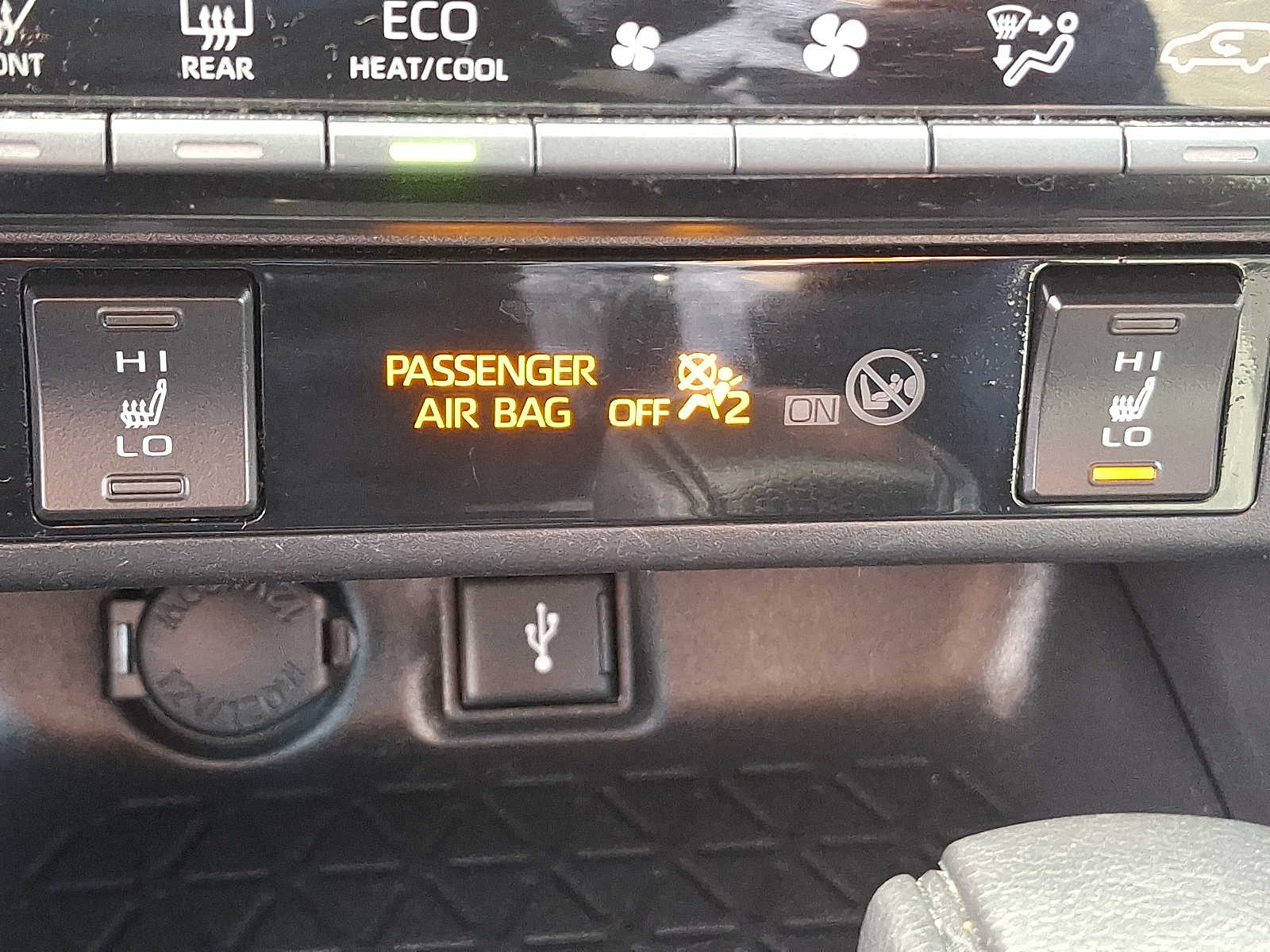 Thumbnail: 2021 Toyota RAV4 - 27