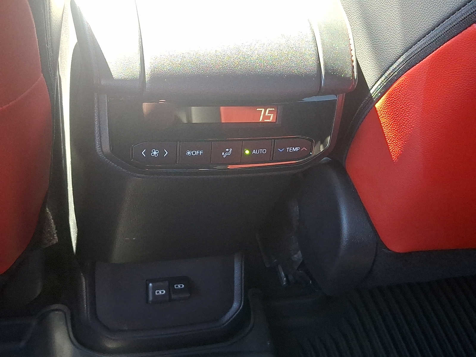 Thumbnail: 2024 Toyota Highlander - 15