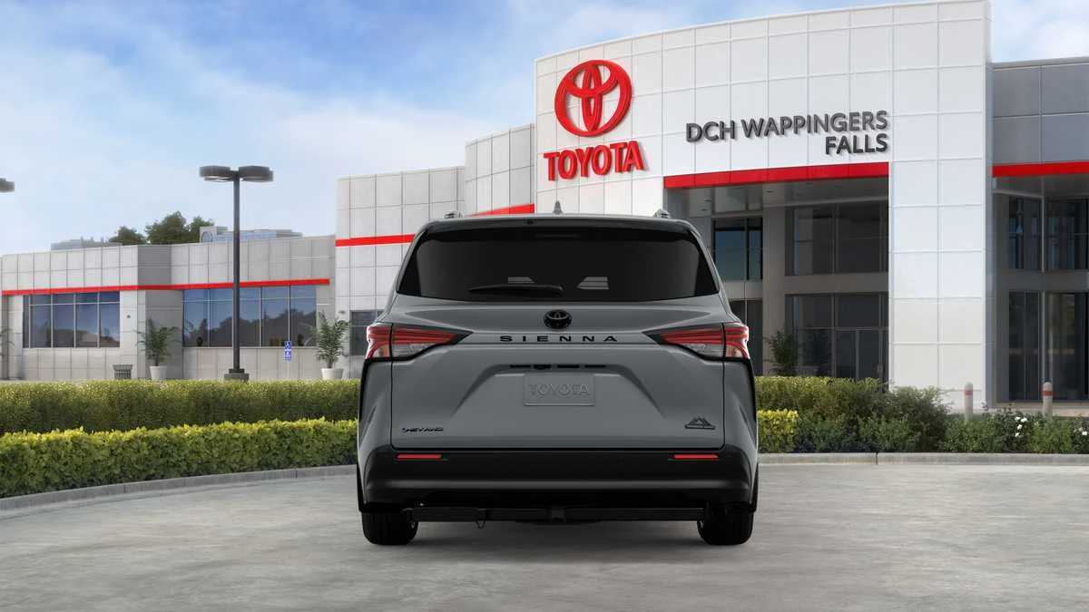 Thumbnail: 2026 Toyota Sienna - 18