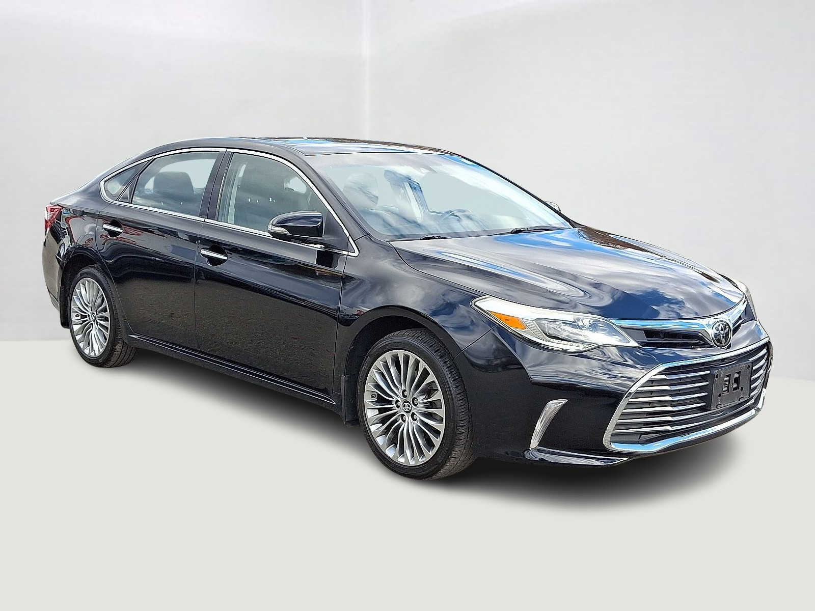 Thumbnail: 2018 Toyota Avalon - 5