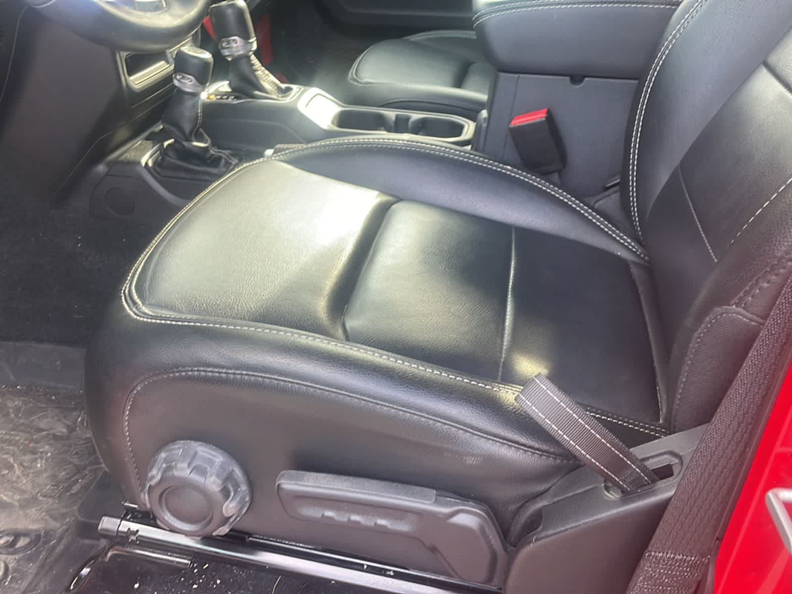 Thumbnail: 2022 Jeep Wrangler - 12