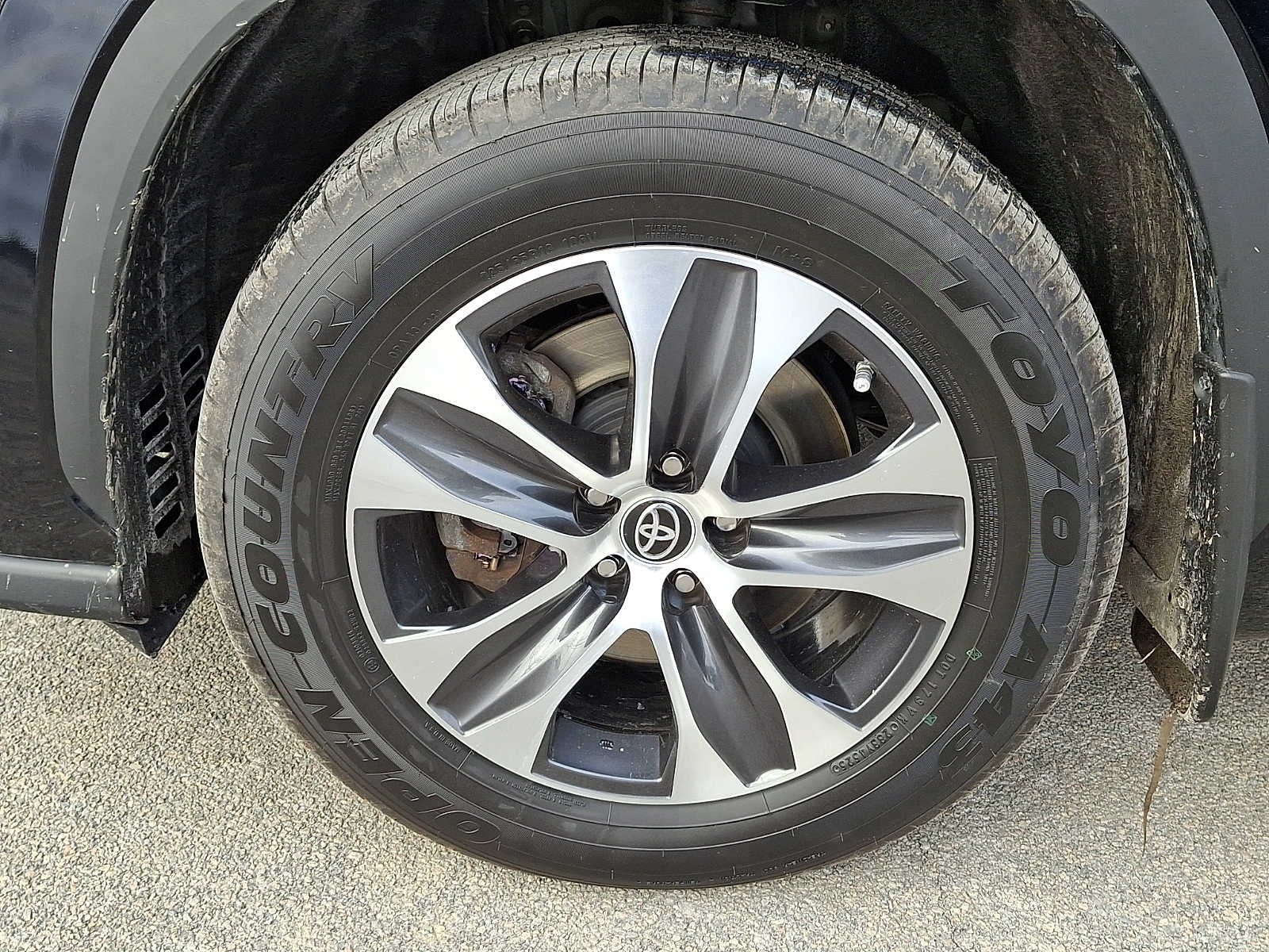 Thumbnail: 2023 Toyota Highlander - 11