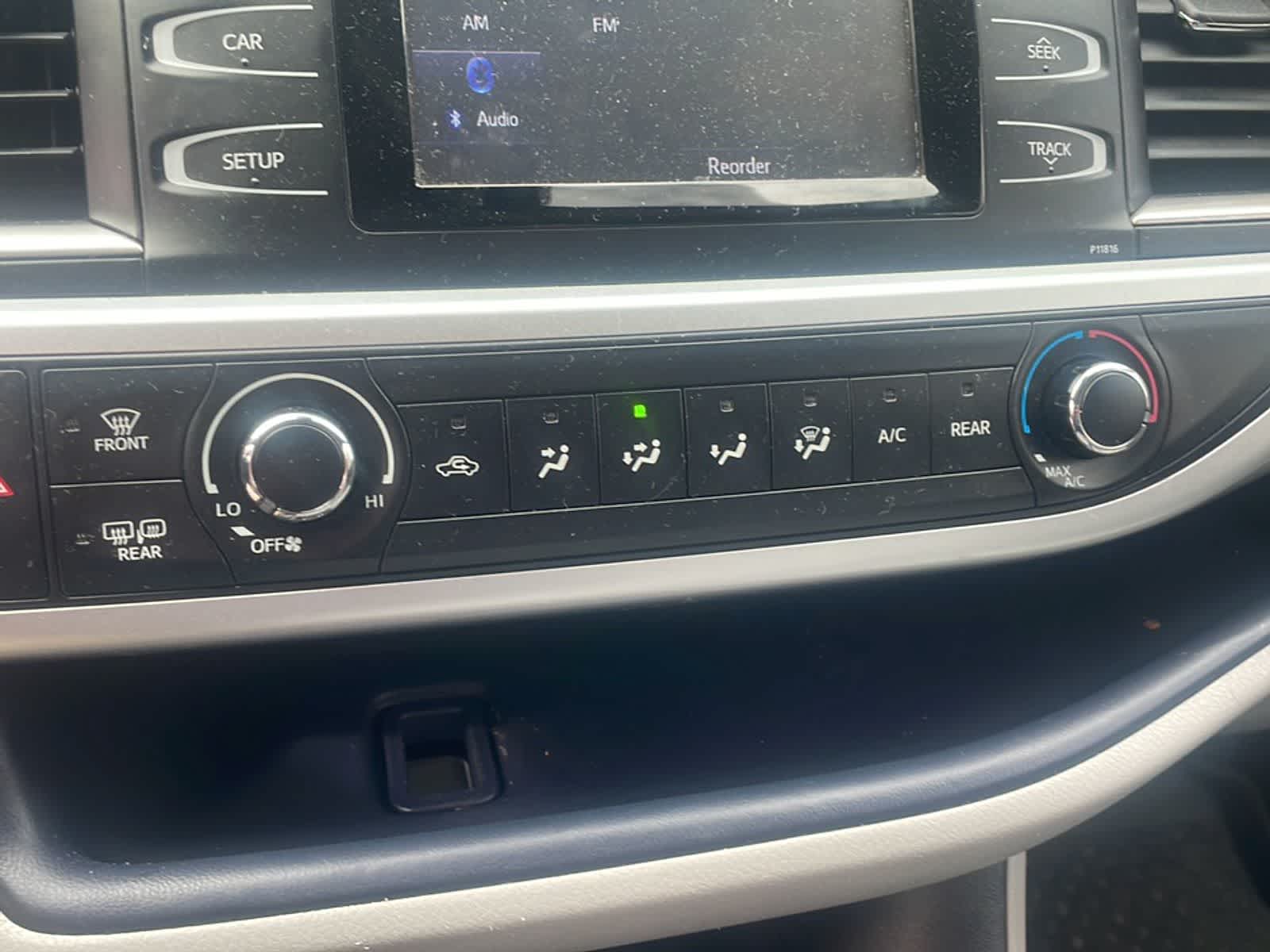 Thumbnail: 2019 Toyota Highlander - 17