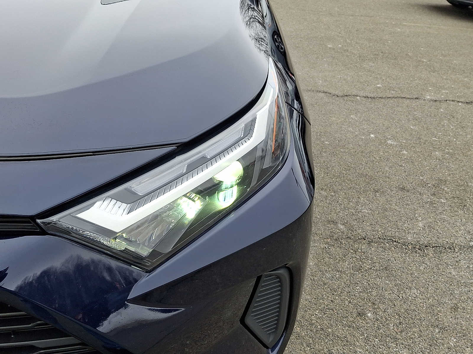 Thumbnail: 2022 Toyota RAV4 - 12