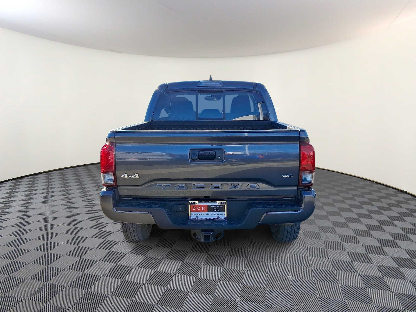 Thumbnail: 2023 Toyota Tacoma - 7