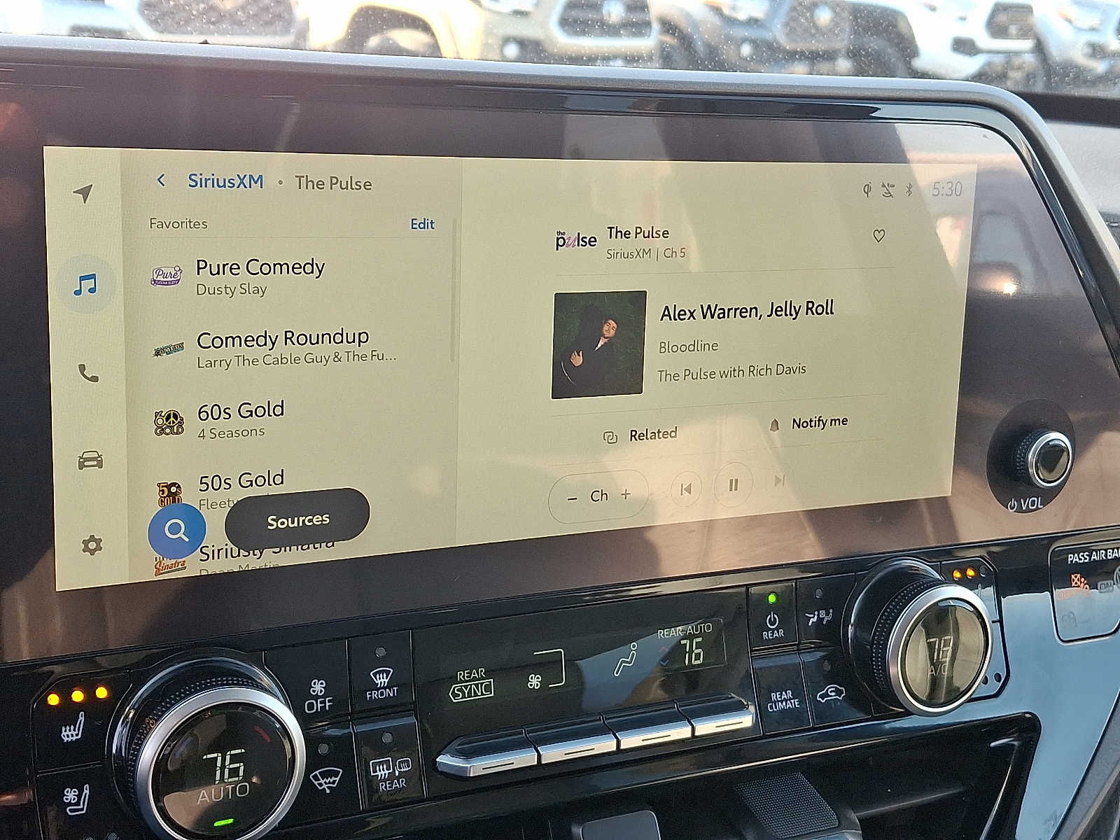 Thumbnail: 2023 Toyota Highlander - 18