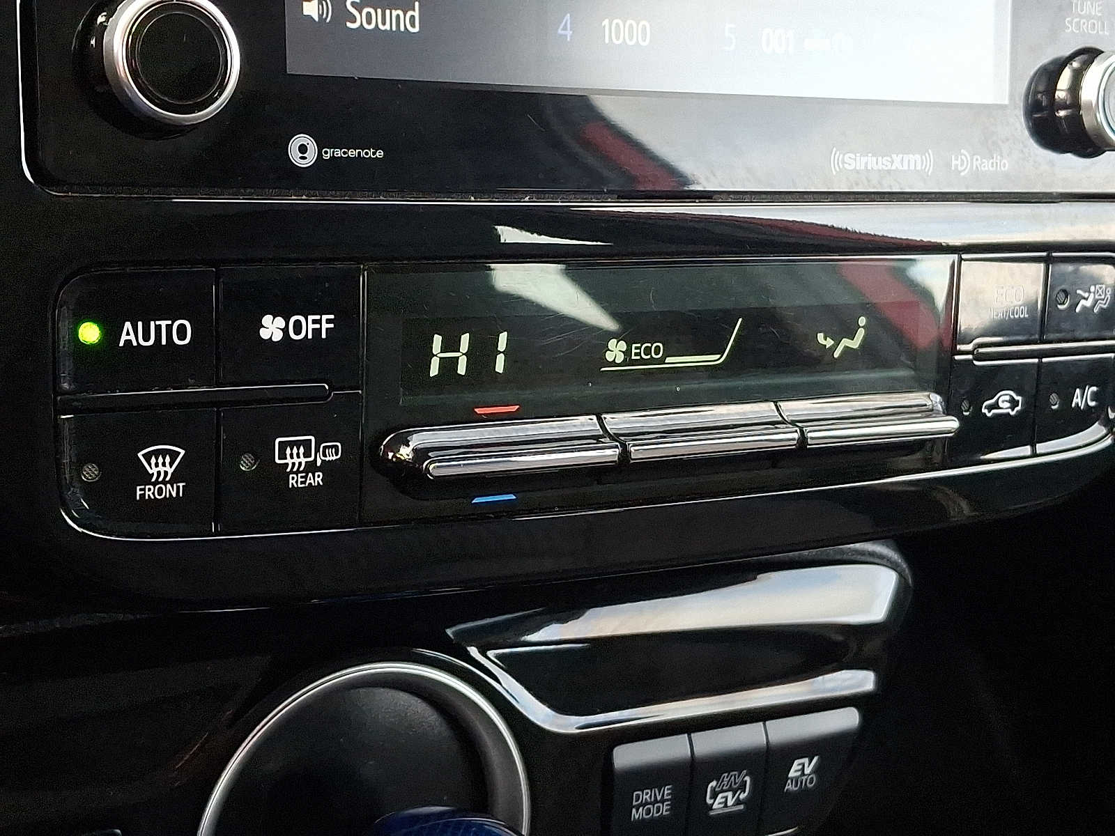 Thumbnail: 2020 Toyota Prius Prime - 18