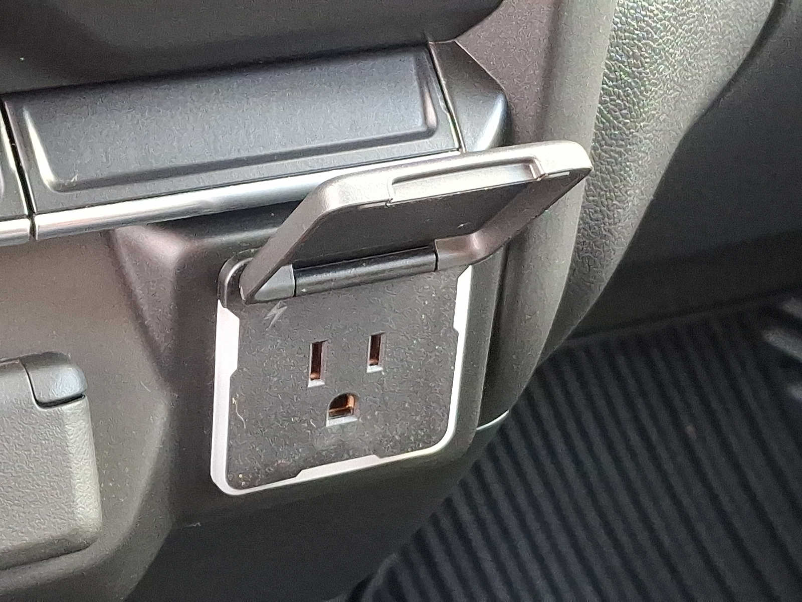 Thumbnail: 2022 Chevrolet Silverado 1500 - 23