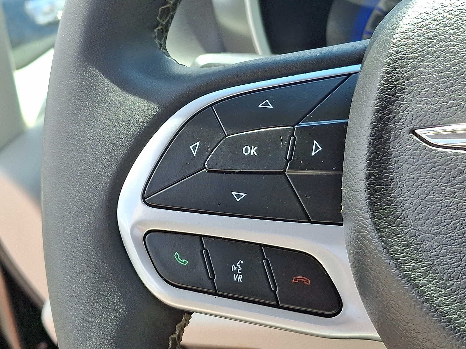 Thumbnail: 2024 Chrysler Pacifica - 16