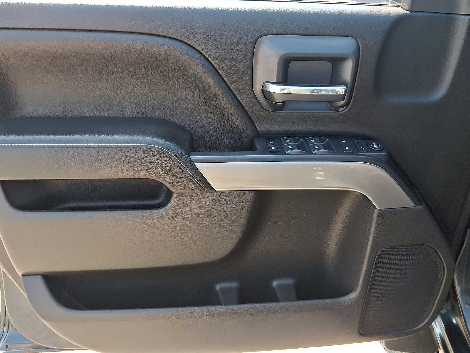 Thumbnail: 2018 Chevrolet Silverado 1500 - 13