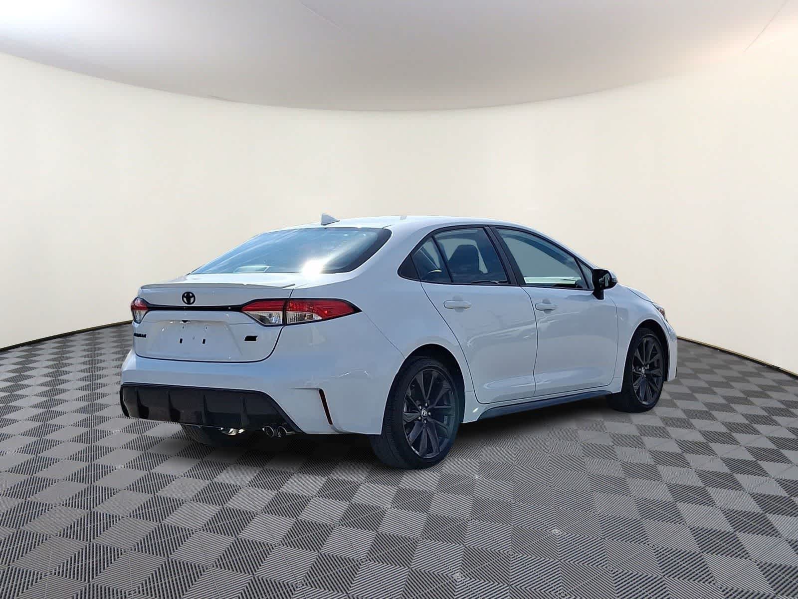 Thumbnail: 2024 Toyota Corolla - 6