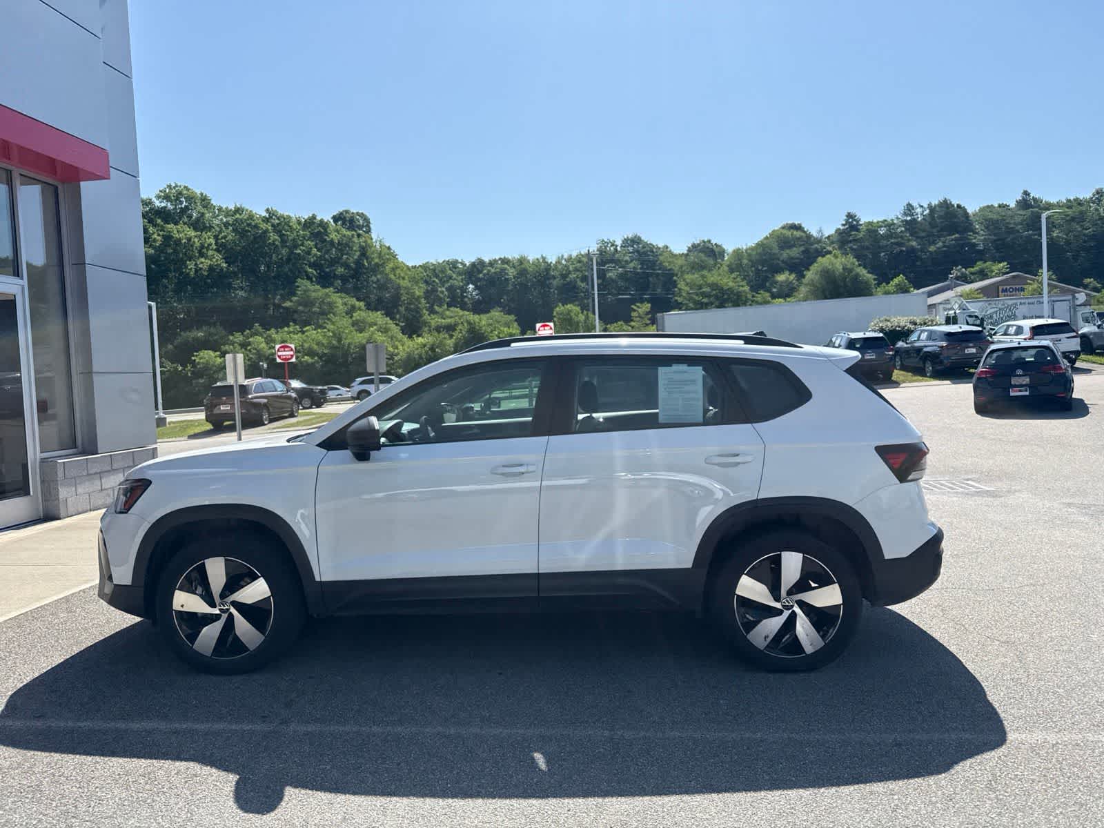 Thumbnail: 2025 Volkswagen Taos - 12