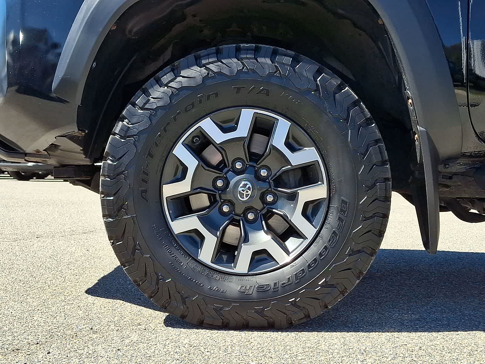 Thumbnail: 2021 Toyota Tacoma - 11