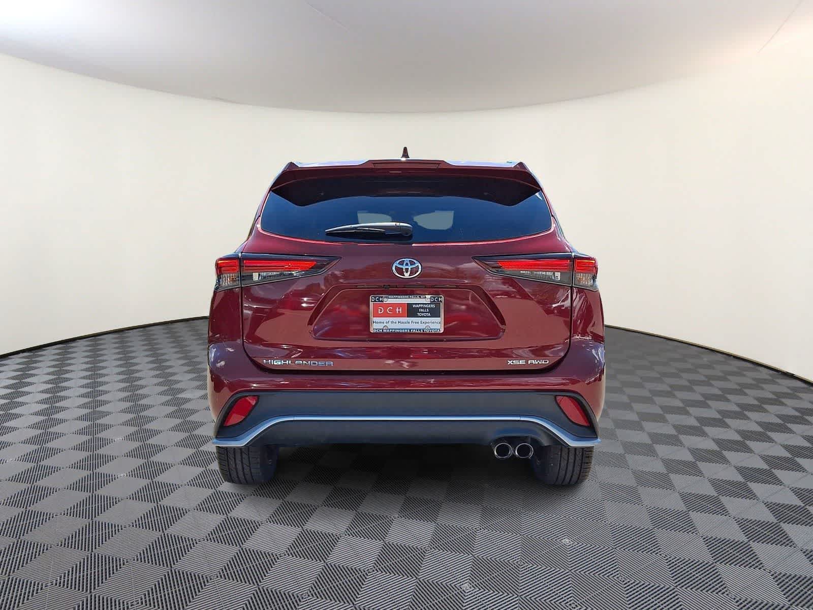 Thumbnail: 2024 Toyota Highlander - 7