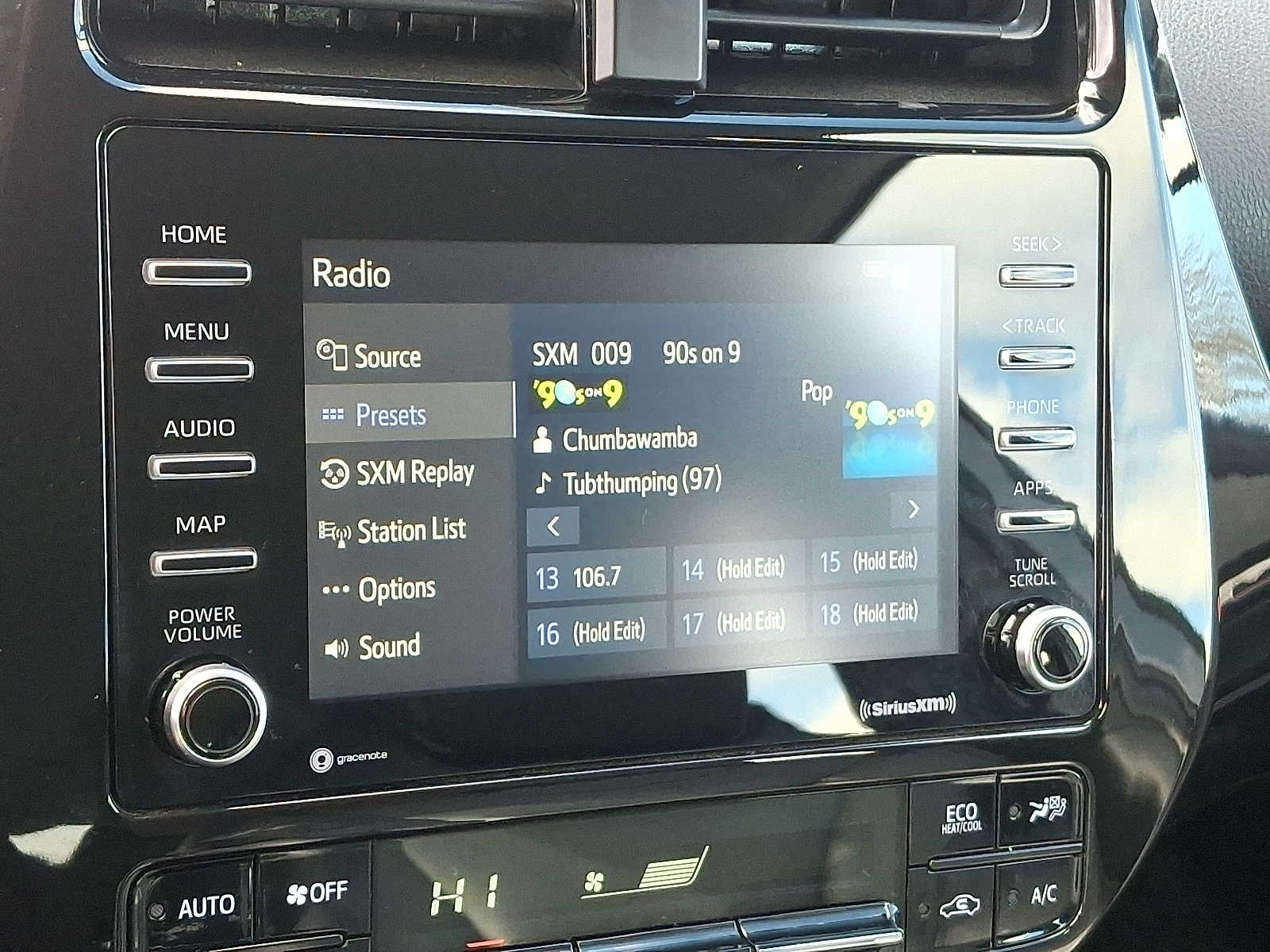 Thumbnail: 2022 Toyota Prius - 19