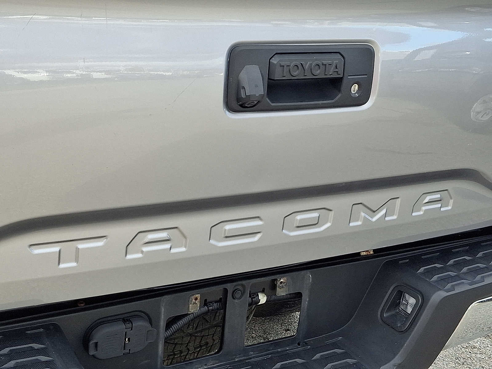 Thumbnail: 2018 Toyota Tacoma - 27