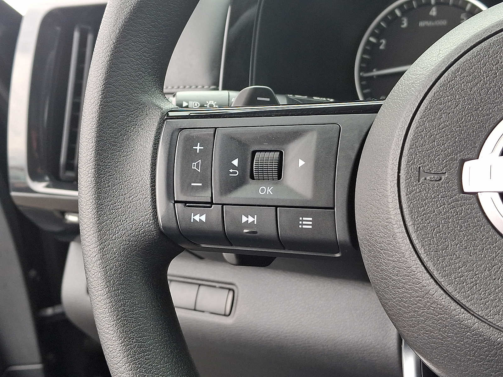 Thumbnail: 2022 Nissan Pathfinder - 23