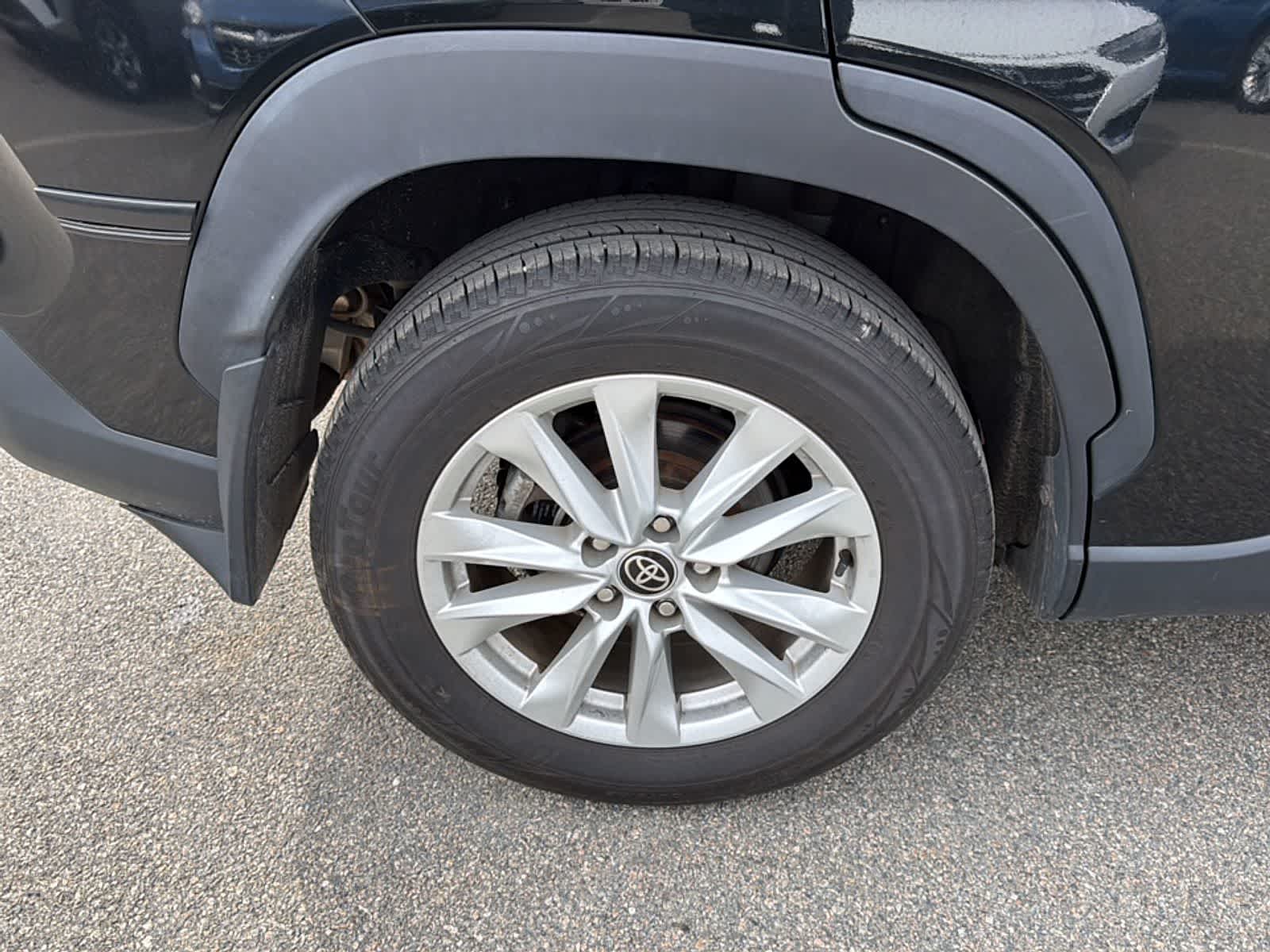 Thumbnail: 2022 Toyota Corolla Cross - 24