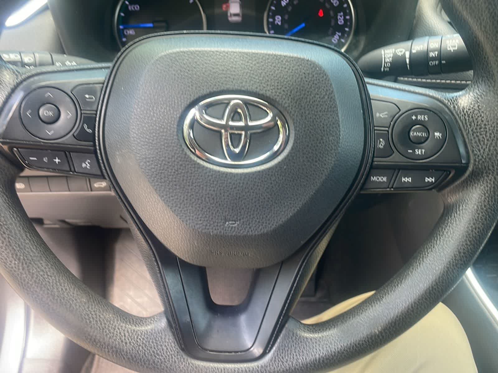 Thumbnail: 2020 Toyota RAV4 - 17