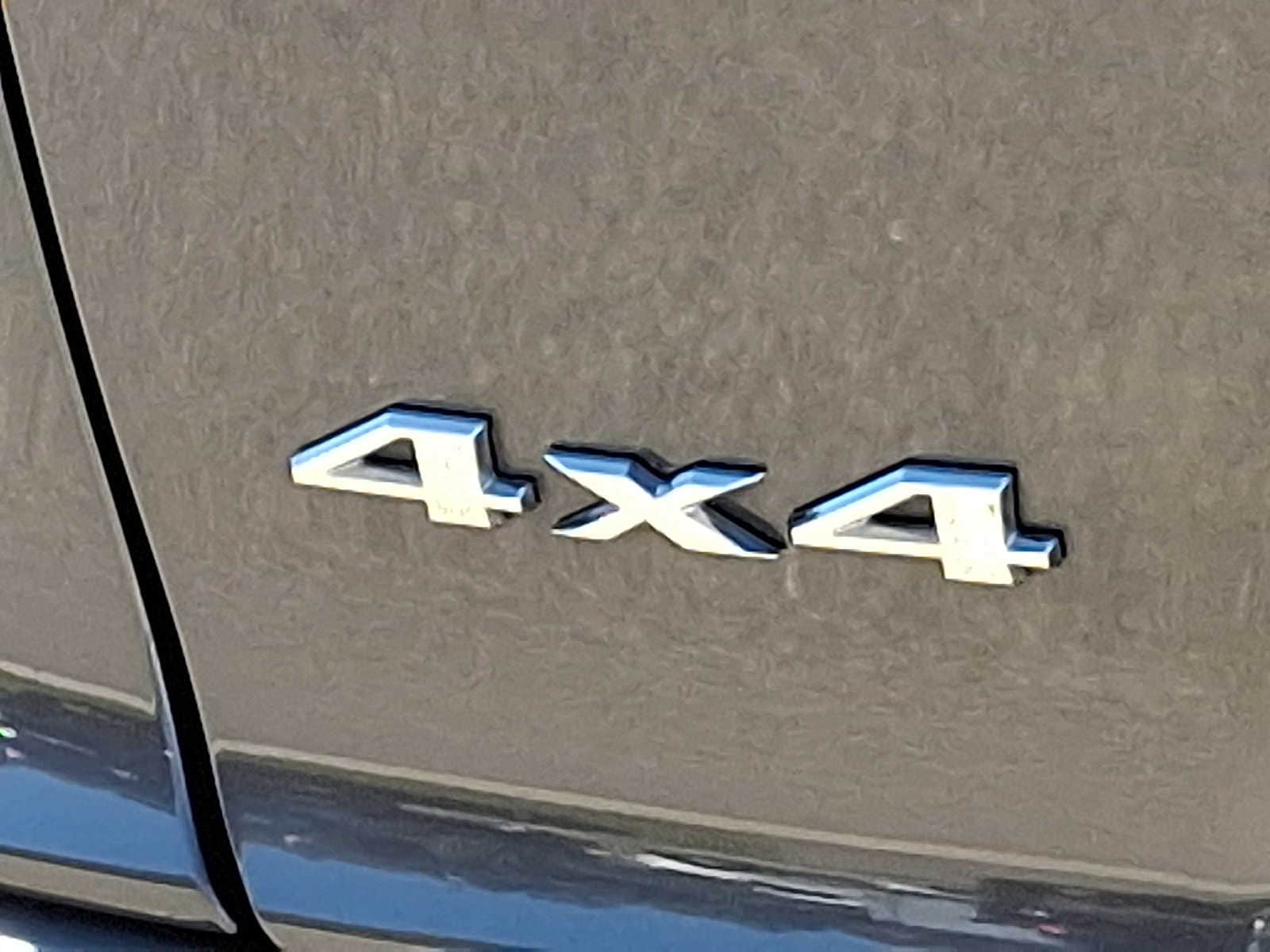 Thumbnail: 2022 Jeep Cherokee - 28