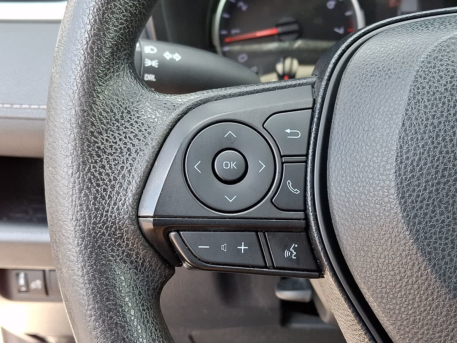 Thumbnail: 2020 Toyota RAV4 - 24