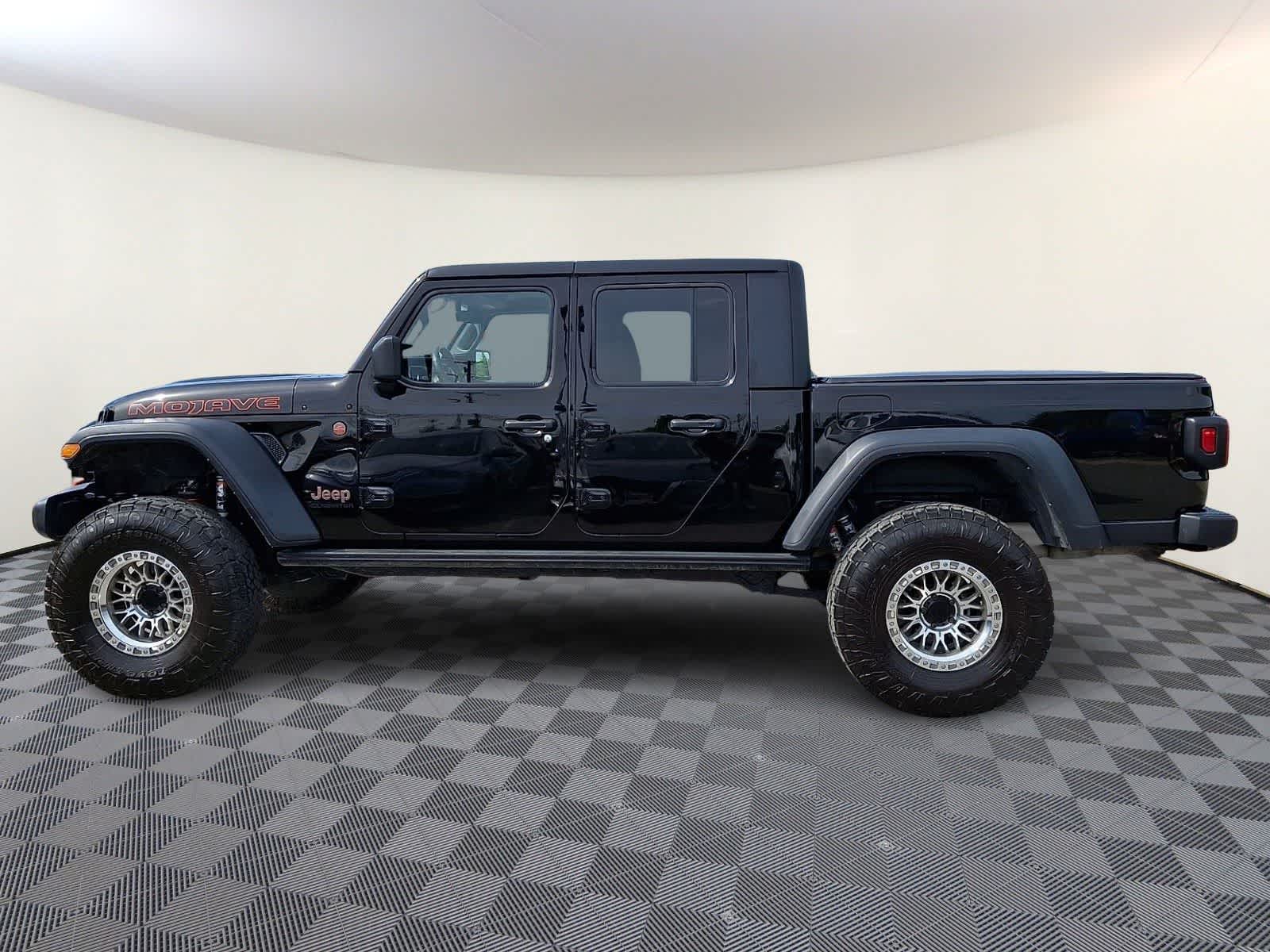 Thumbnail: 2021 Jeep Gladiator - 8