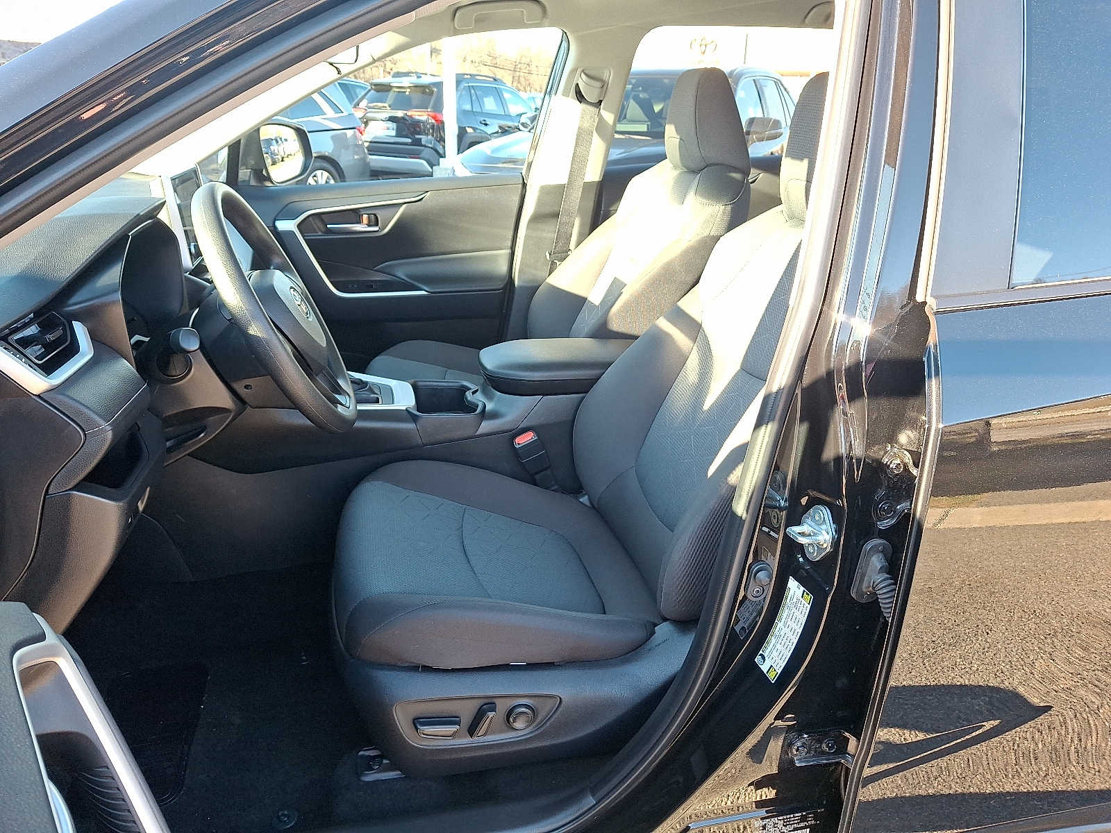 Thumbnail: 2025 Toyota RAV4 - 16