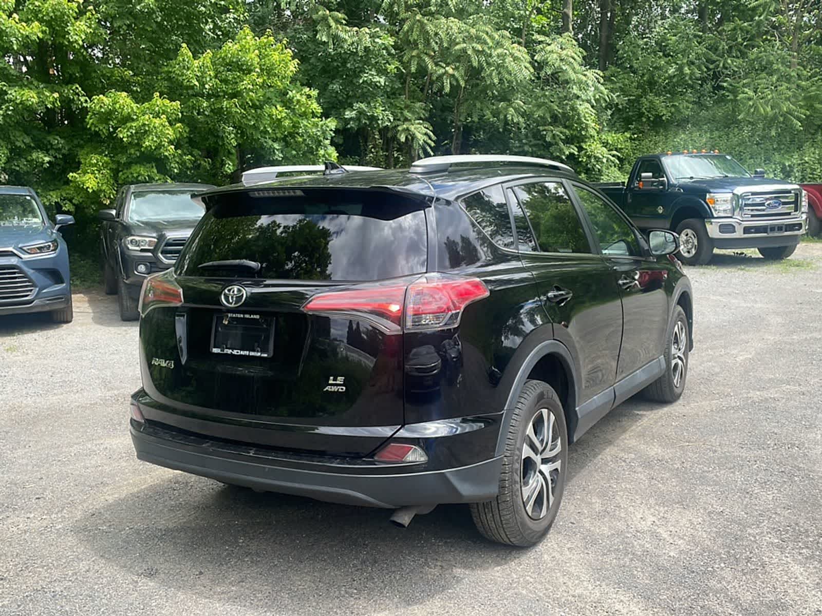 Thumbnail: 2018 Toyota RAV4 - 10