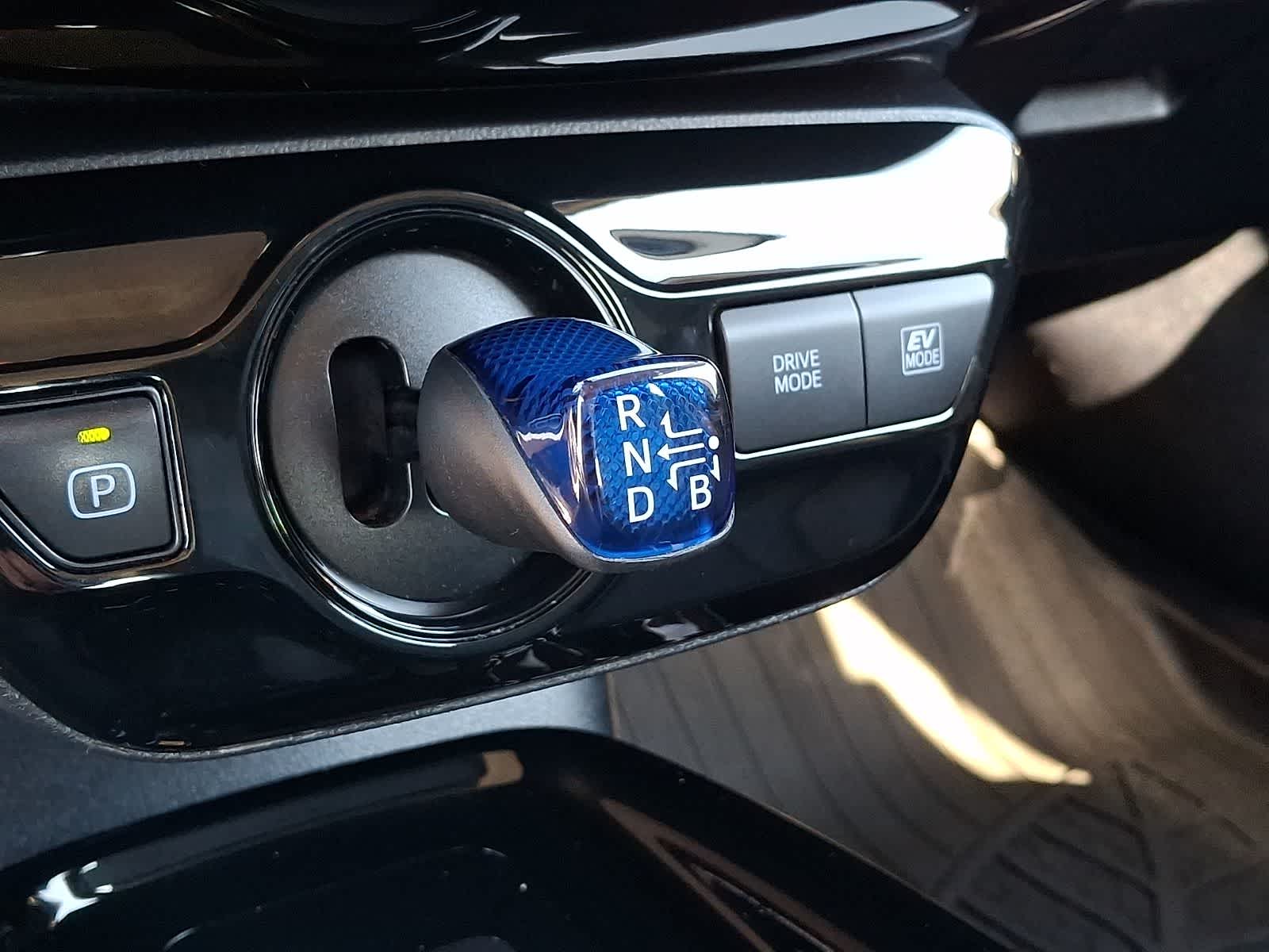 Thumbnail: 2020 Toyota Prius - 19