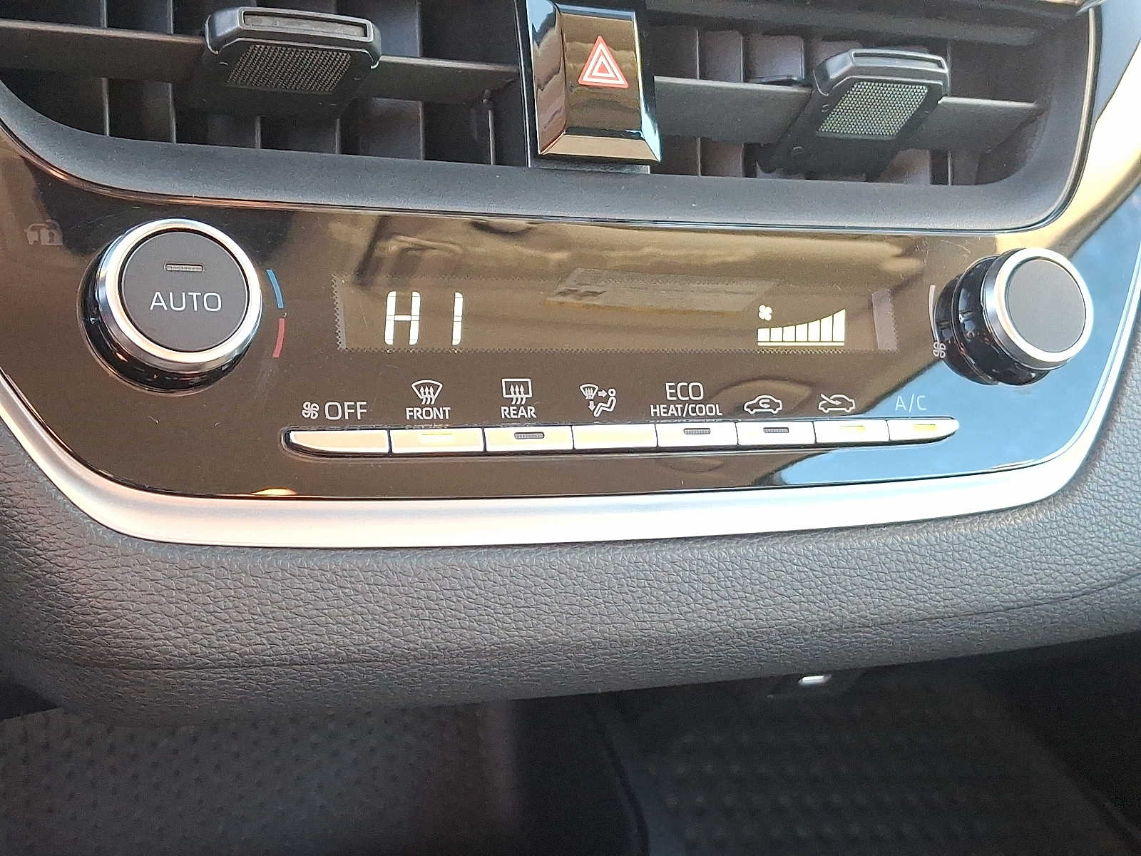 Thumbnail: 2024 Toyota Corolla - 18