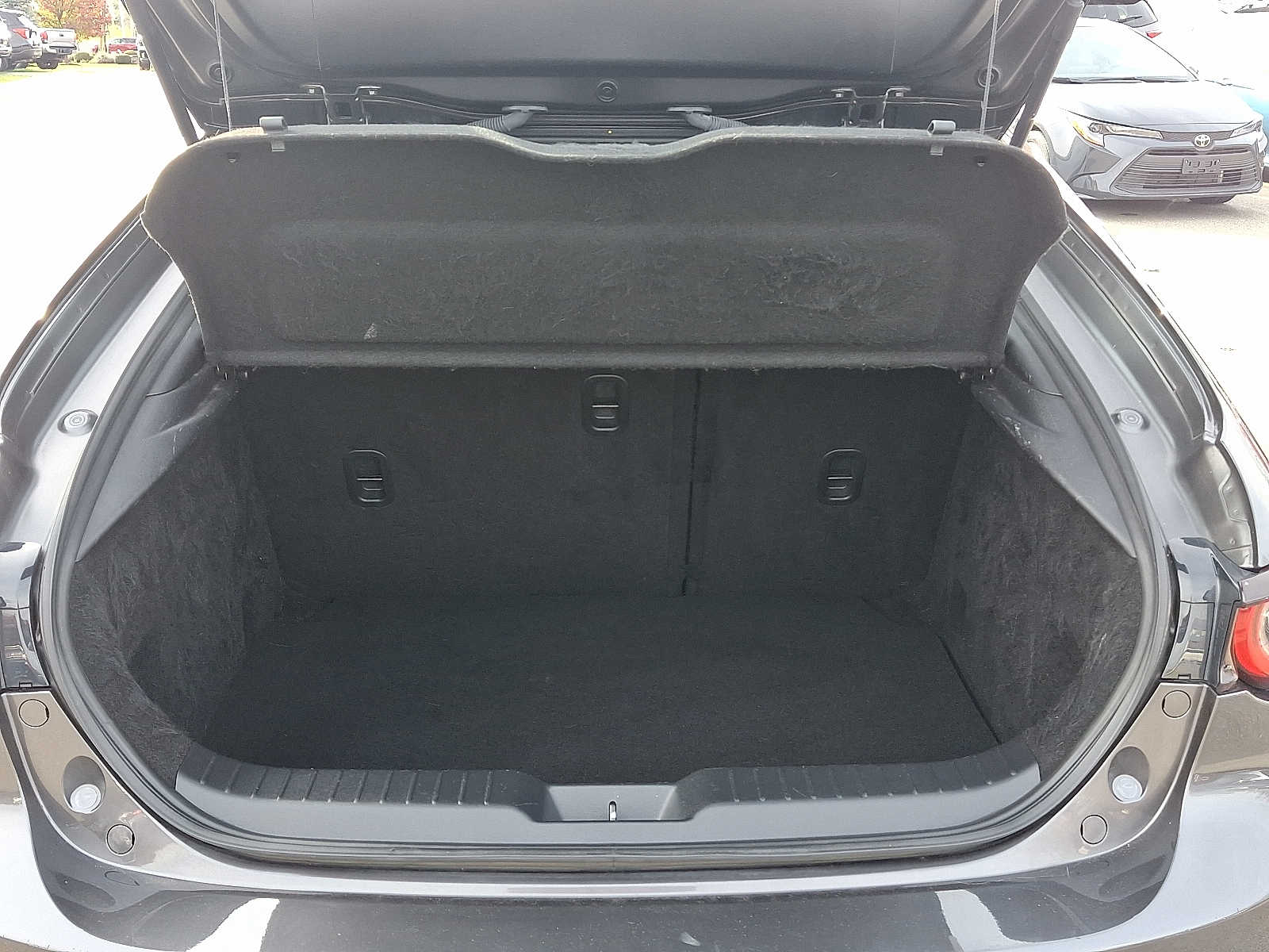 Thumbnail: 2023 Mazda Mazda3 - 28