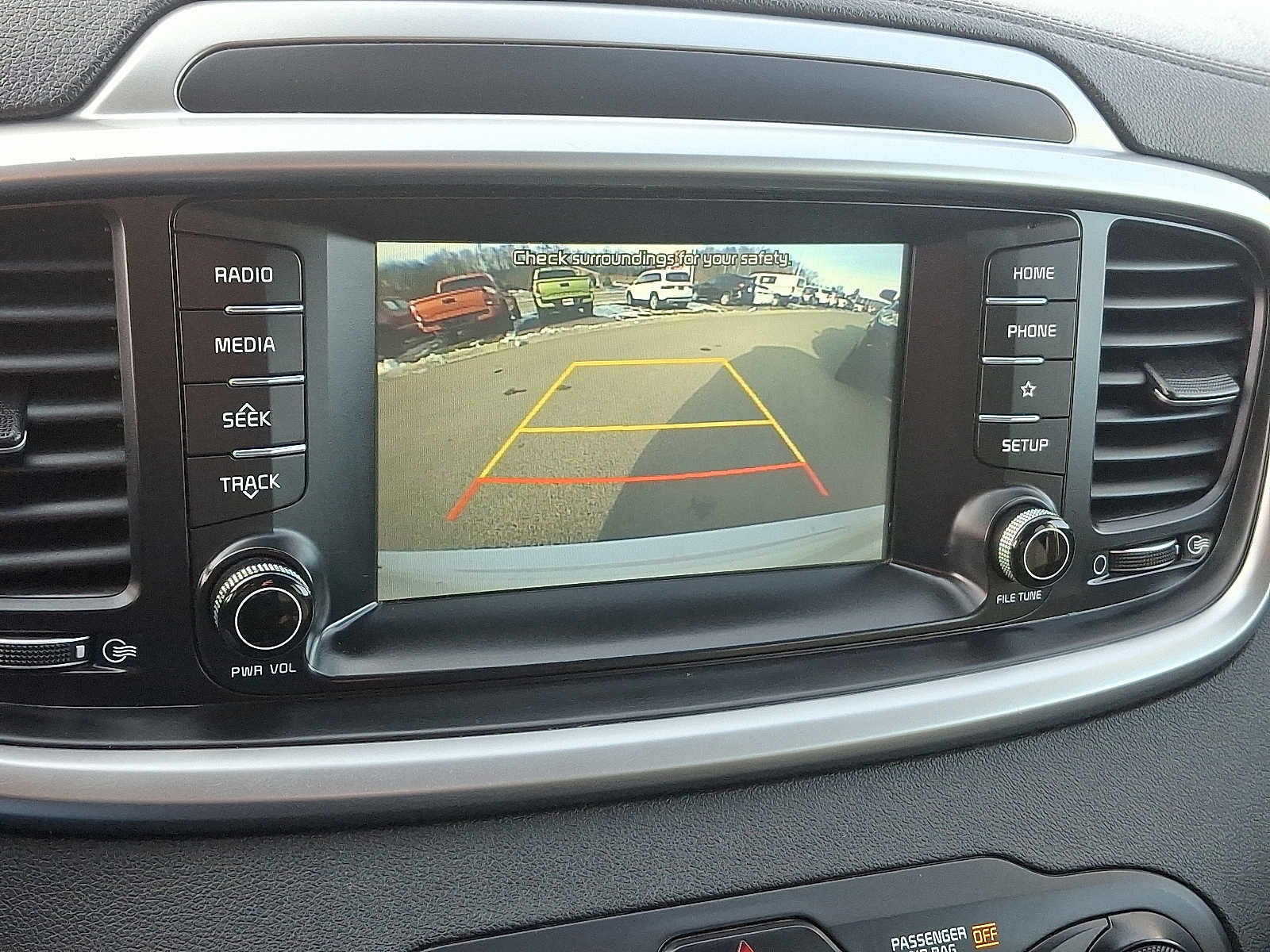 Thumbnail: 2019 Kia Sorento - 19