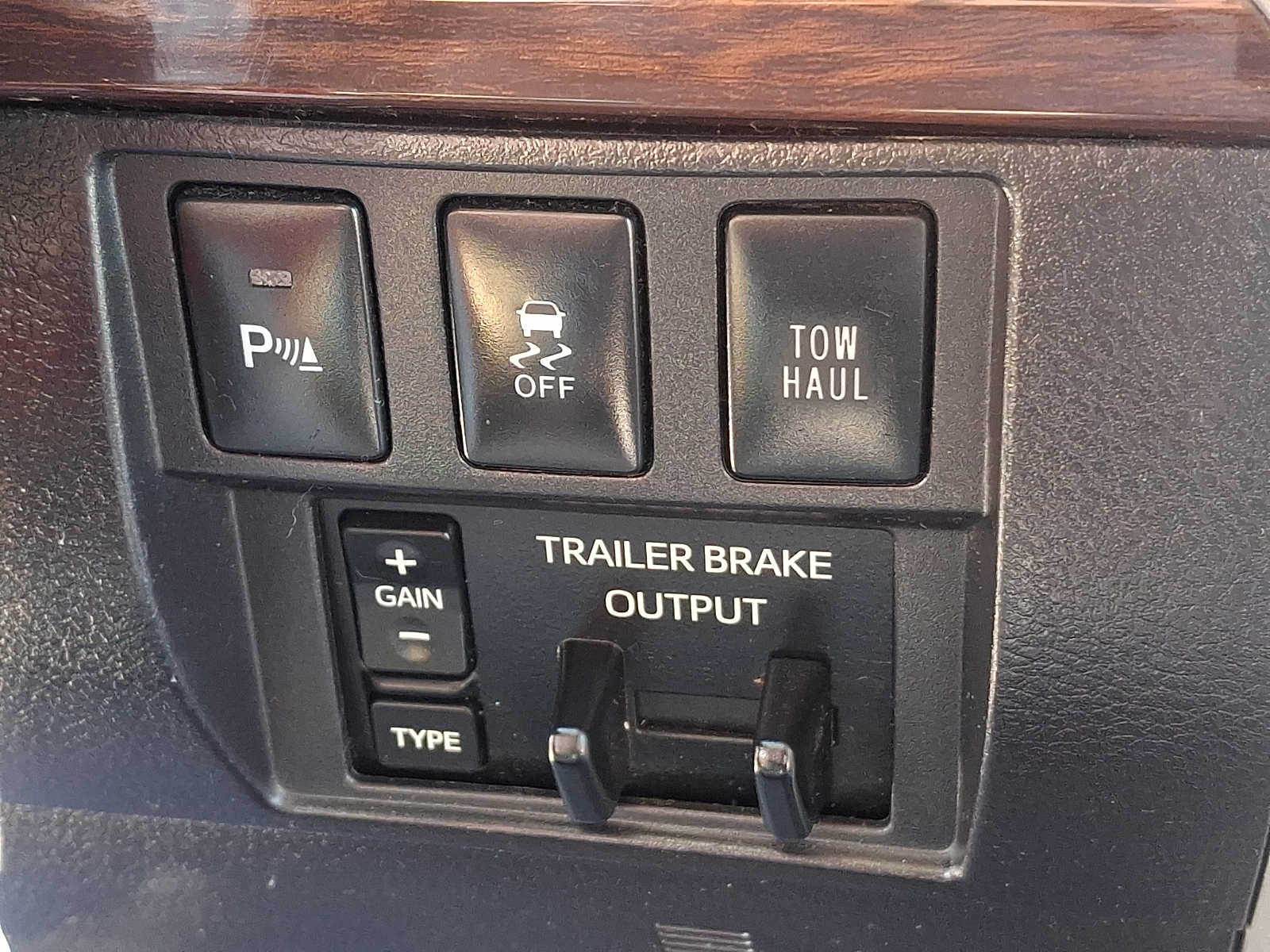 Thumbnail: 2016 Toyota Tundra - 24