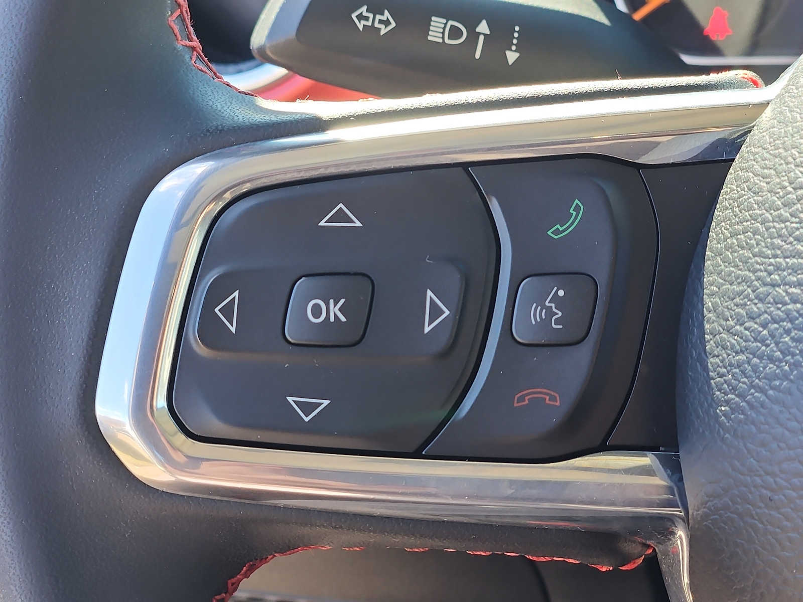 Thumbnail: 2023 Jeep Gladiator - 21