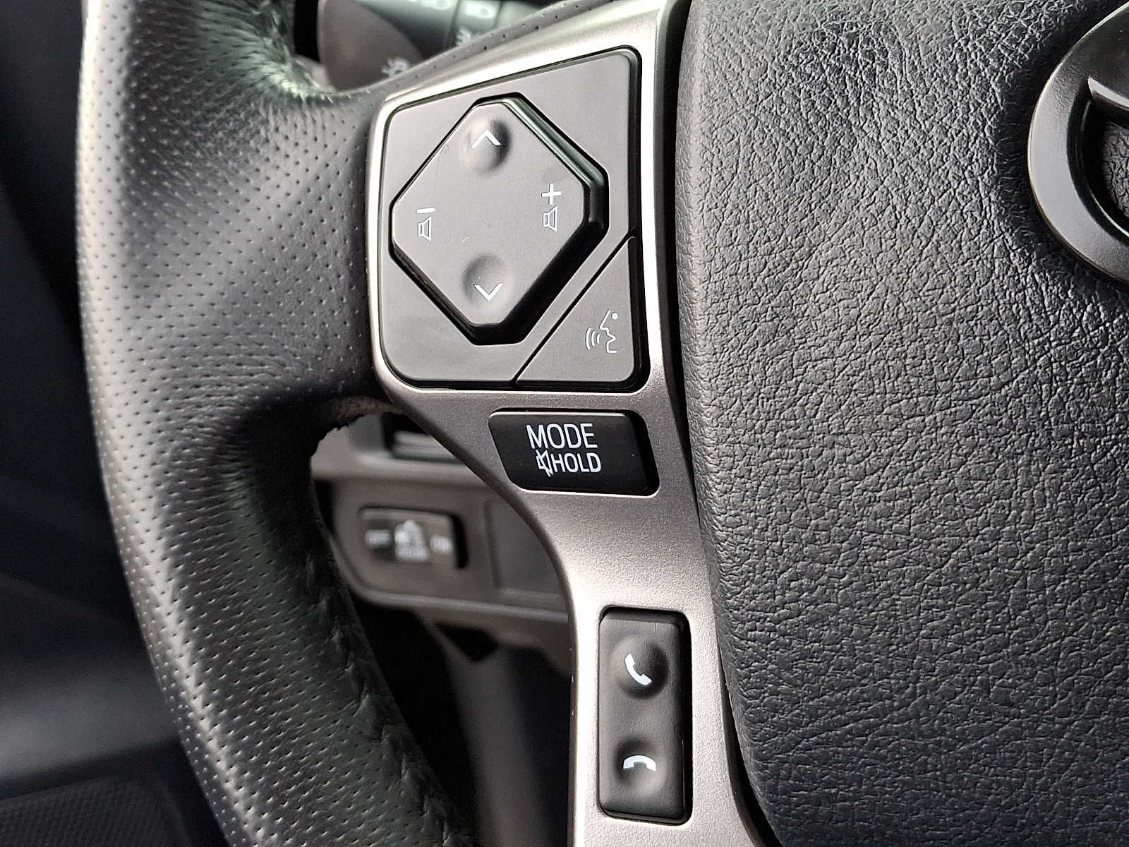 Thumbnail: 2019 Toyota Tacoma - 23