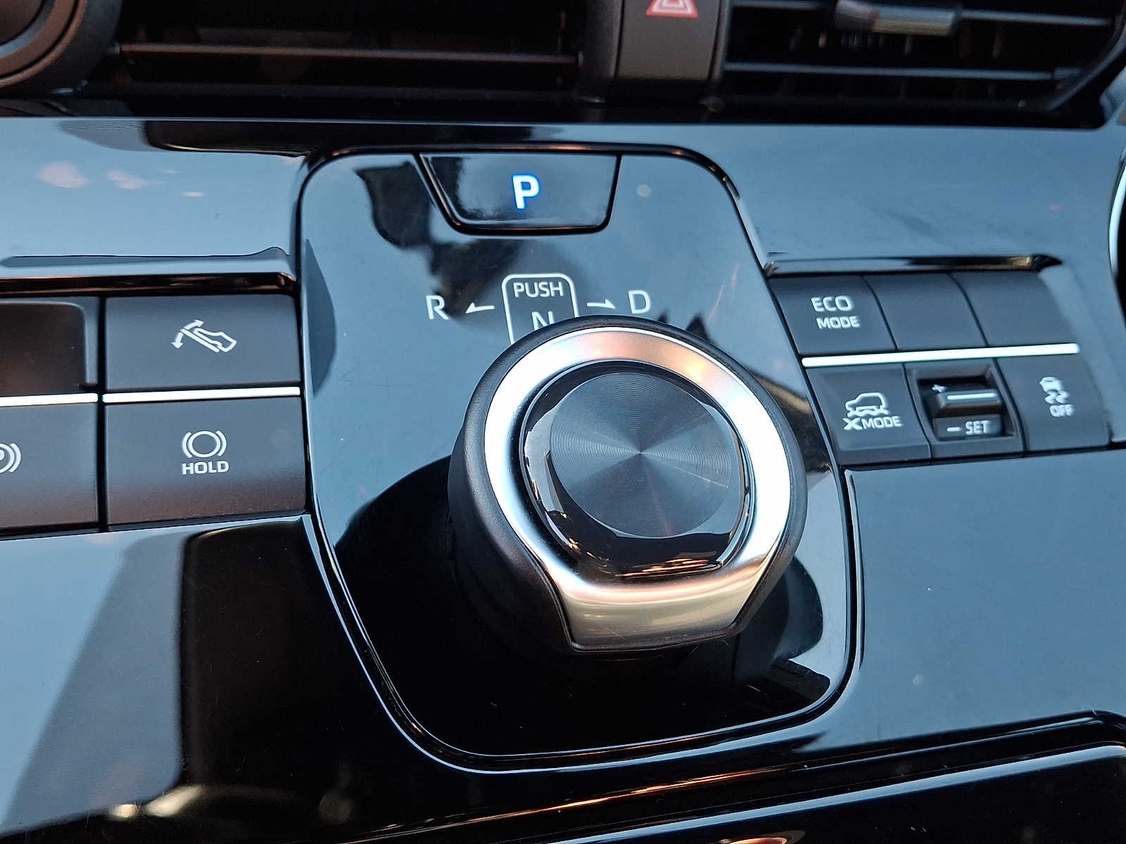 Thumbnail: 2025 Toyota bZ4X - 18