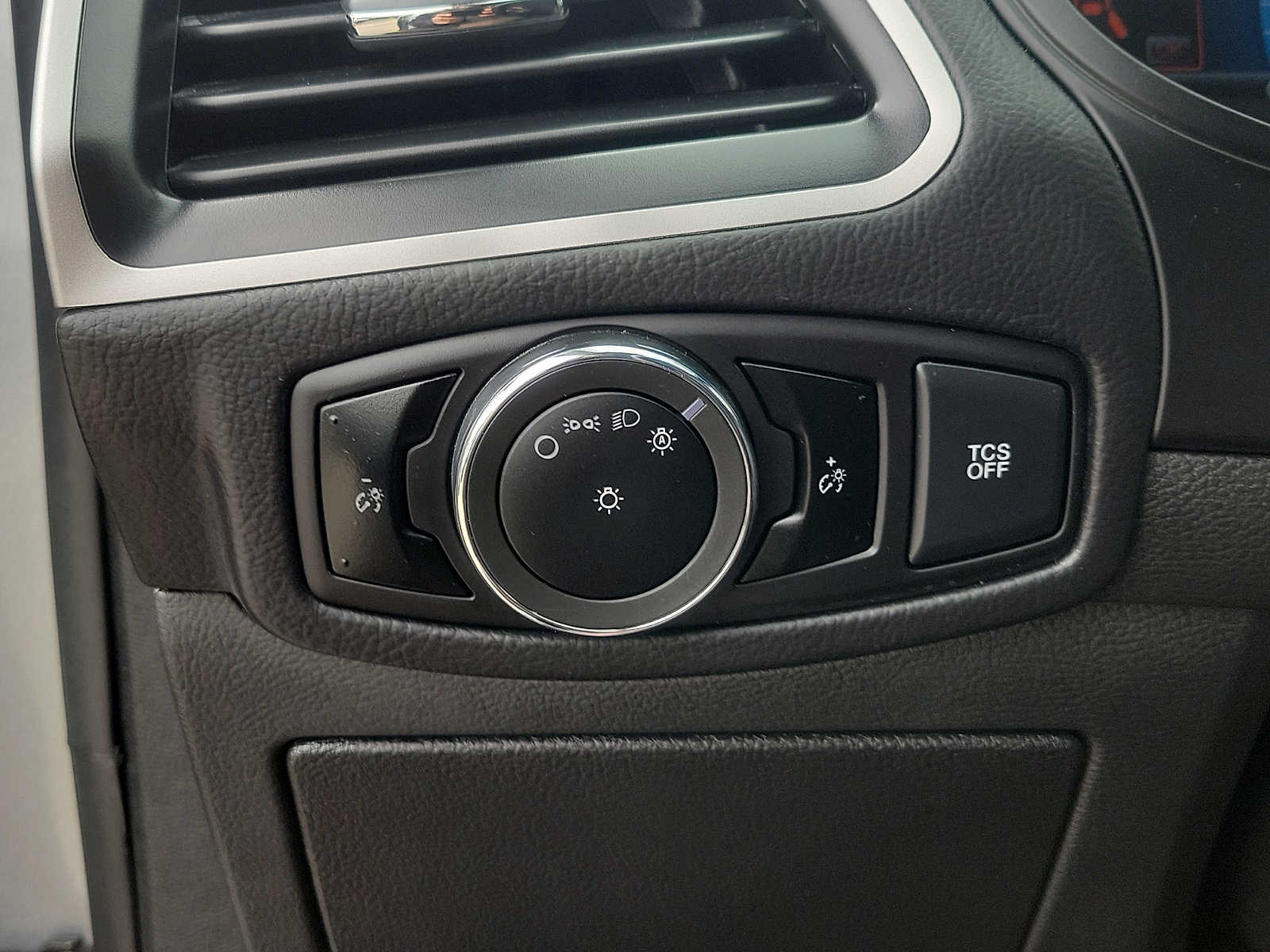 Thumbnail: 2024 Ford Edge - 23