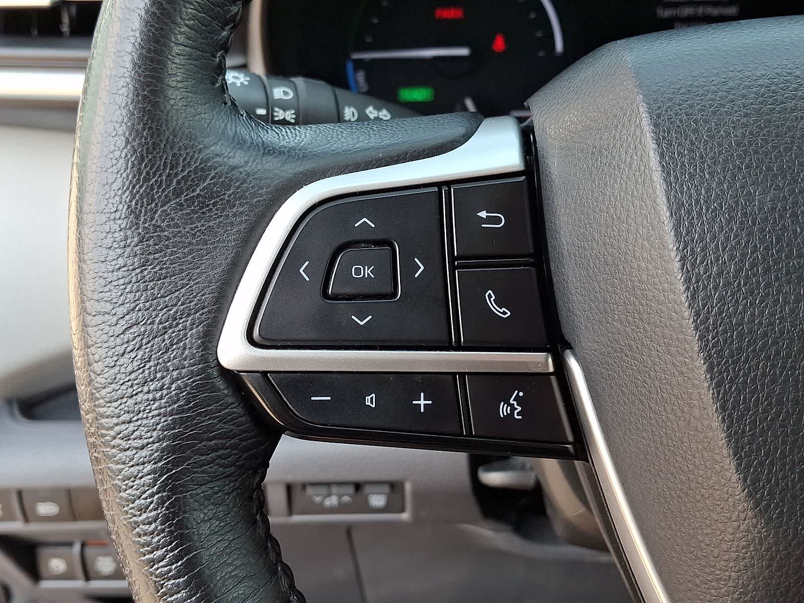 Thumbnail: 2021 Toyota Sienna - 26