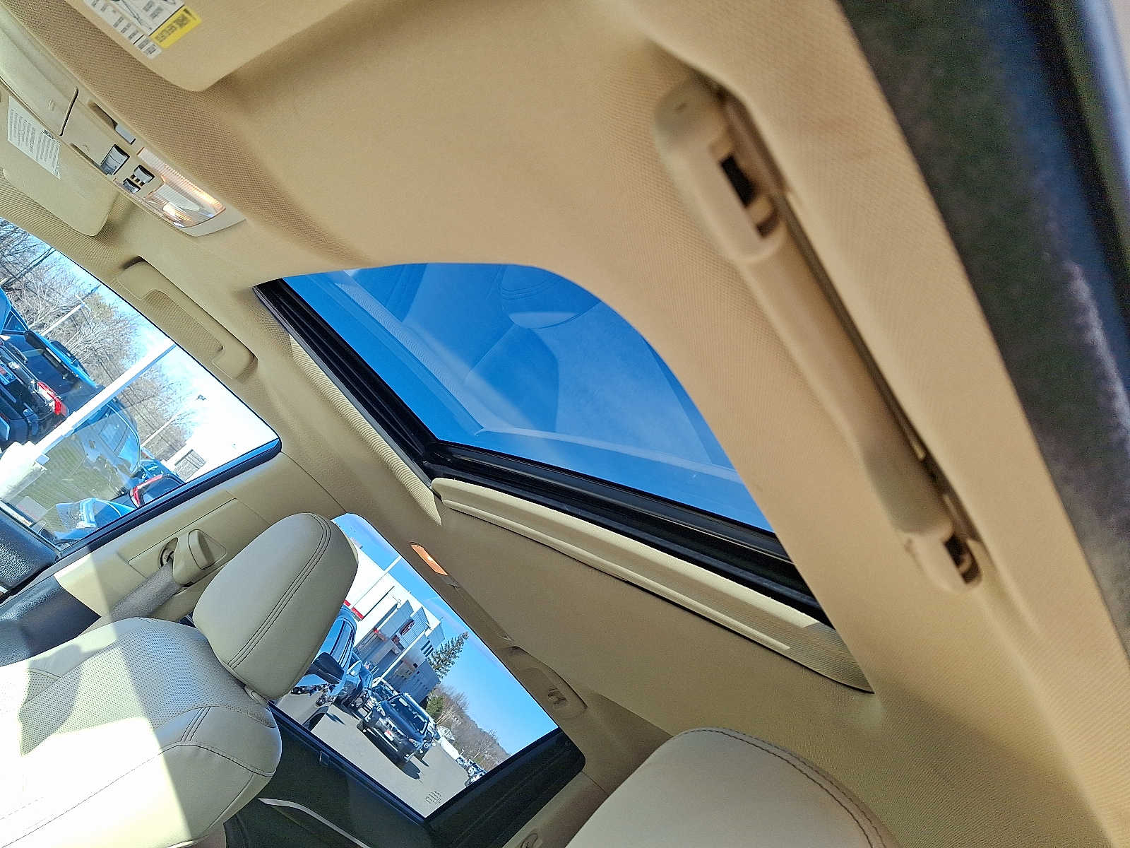 Thumbnail: 2015 Toyota Highlander - 14