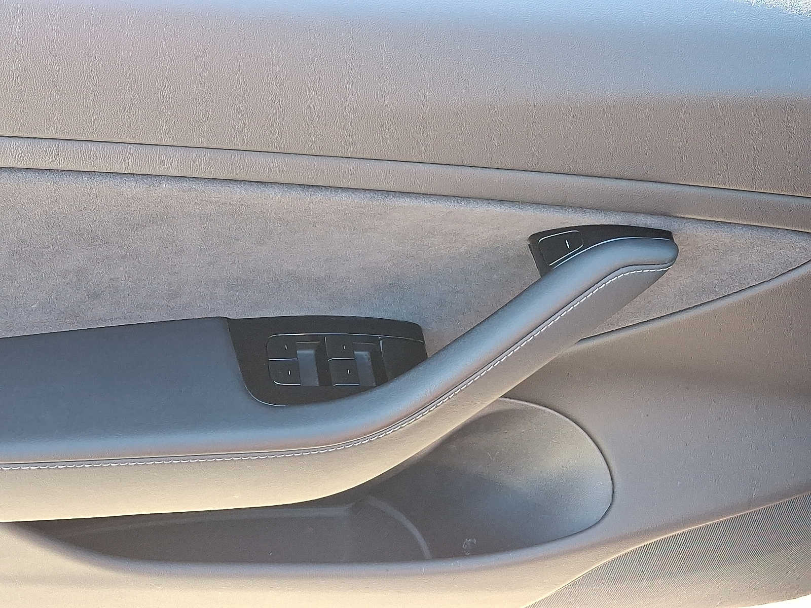 Thumbnail: 2018 Tesla Model 3 - 13