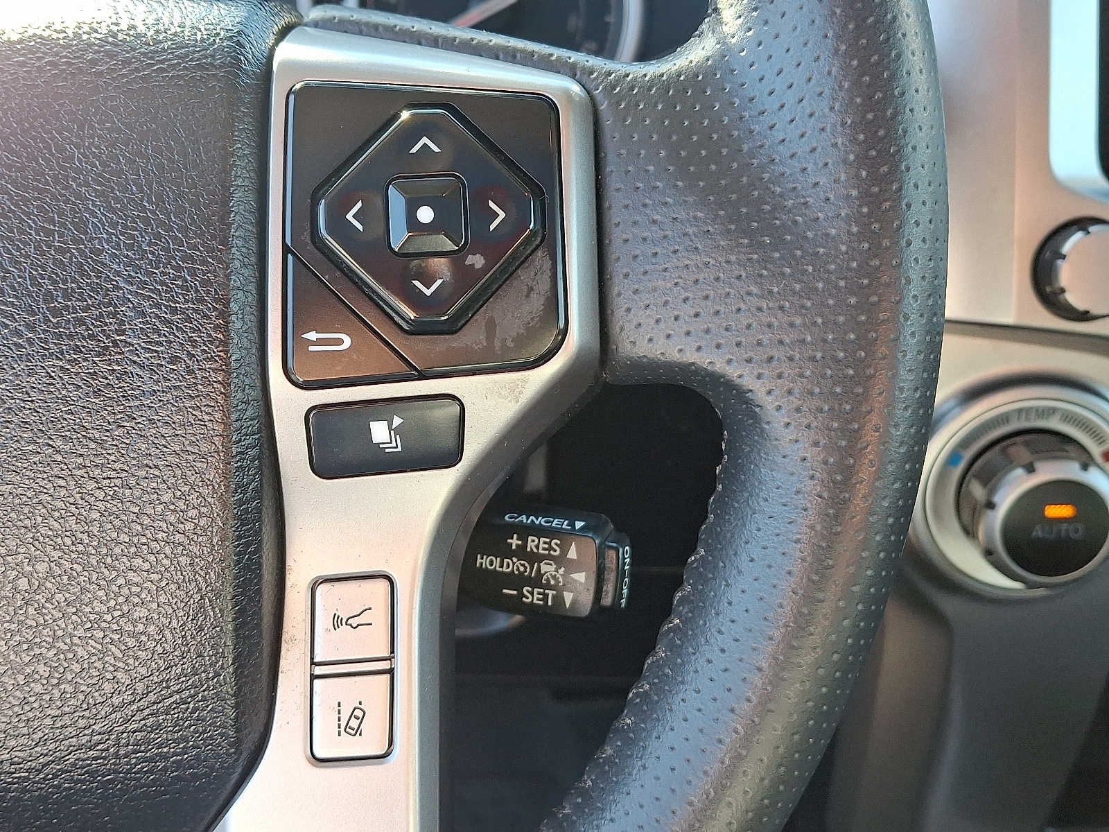 Thumbnail: 2022 Toyota 4Runner - 26